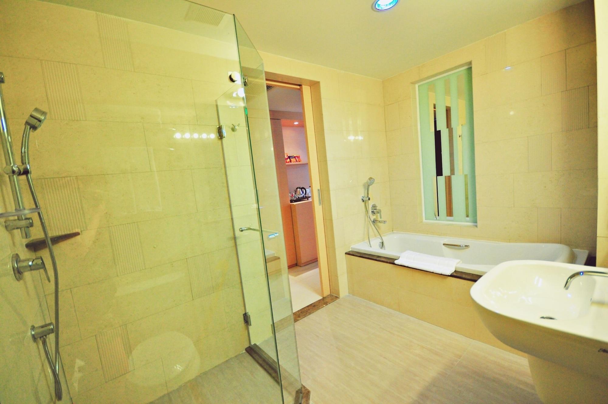 Parinda Hotel Bangkok Esterno foto