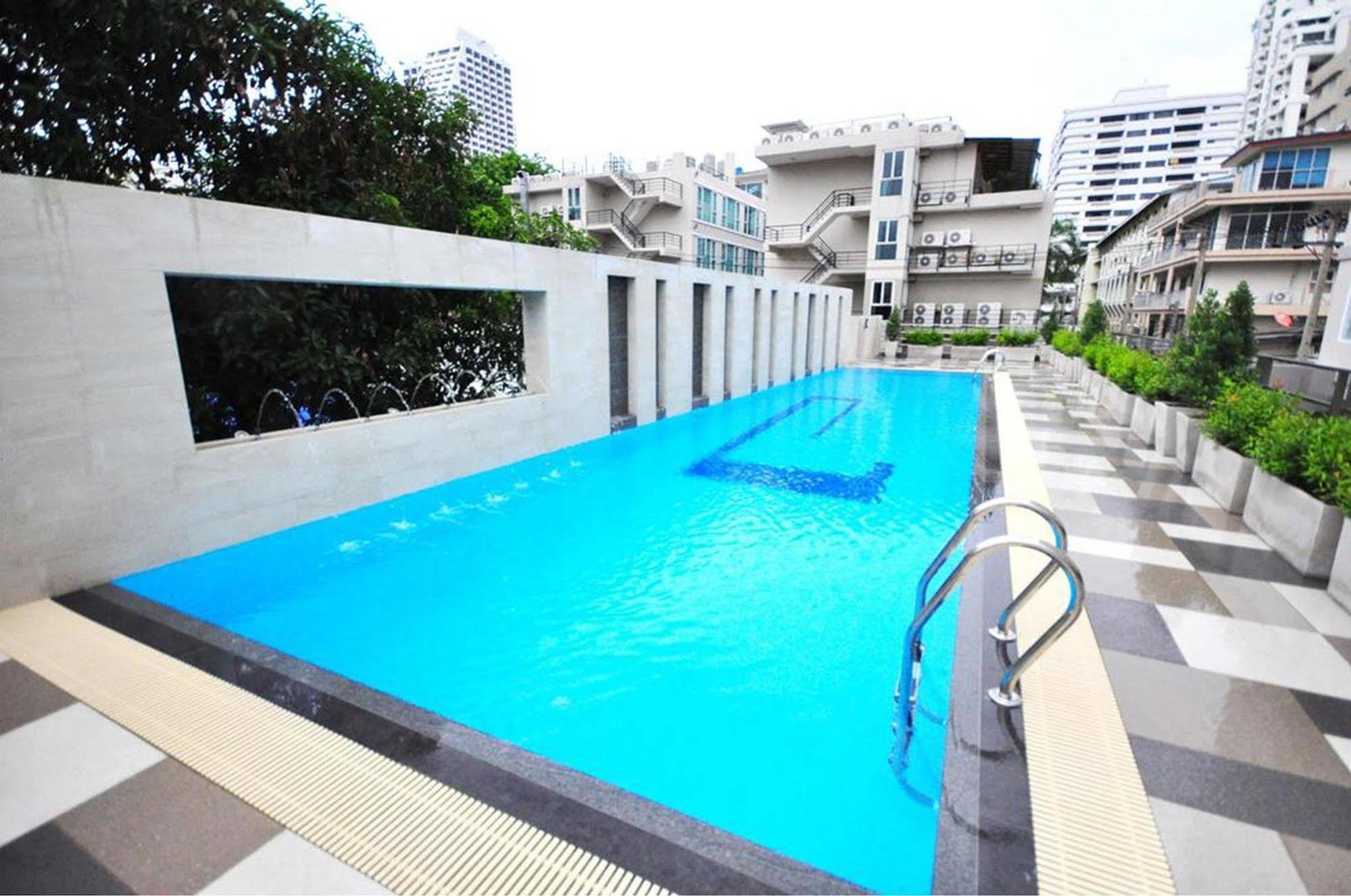 Parinda Hotel Bangkok Esterno foto